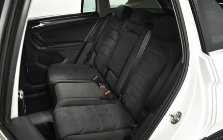 Volkswagen Tiguan II, 2017 год, 1 987 200 рублей, 8 фотография