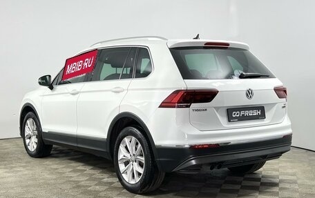 Volkswagen Tiguan II, 2017 год, 1 987 200 рублей, 2 фотография