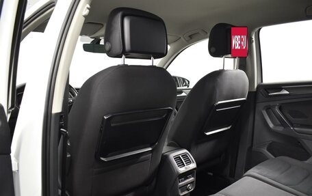 Volkswagen Tiguan II, 2017 год, 1 987 200 рублей, 10 фотография