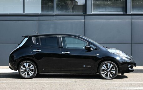 Nissan Leaf I, 2017 год, 1 378 000 рублей, 5 фотография