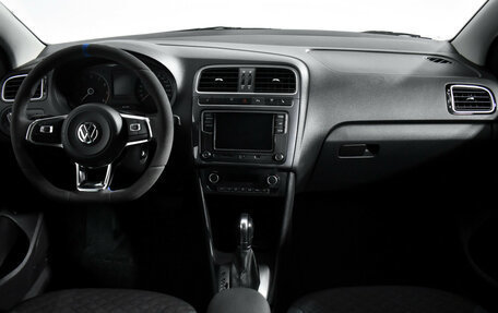 Volkswagen Polo VI (EU Market), 2019 год, 1 300 000 рублей, 2 фотография