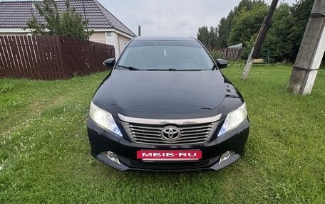 Toyota Camry, 2014 год, 2 100 000 рублей, 10 фотография