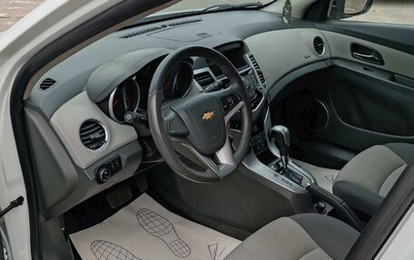 Chevrolet Cruze II, 2010 год, 799 000 рублей, 9 фотография