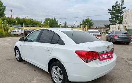 Chevrolet Cruze II, 2010 год, 799 000 рублей, 4 фотография