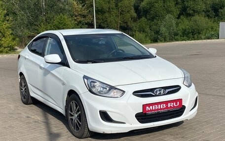 Hyundai Solaris II рестайлинг, 2013 год, 850 000 рублей, 2 фотография