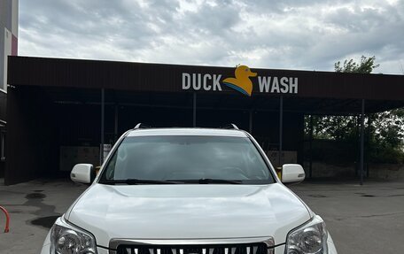 Toyota Land Cruiser Prado 150 рестайлинг 2, 2011 год, 2 450 000 рублей, 3 фотография