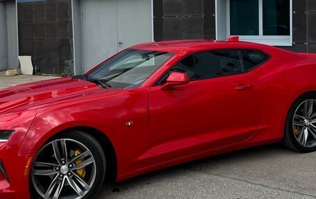 Chevrolet Camaro VI, 2017 год, 2 330 000 рублей, 2 фотография