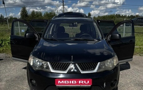 Mitsubishi Outlander III рестайлинг 3, 2008 год, 650 000 рублей, 5 фотография