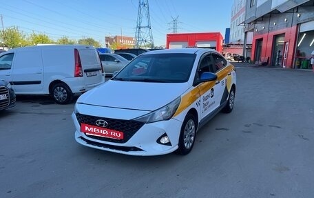 Hyundai Solaris II рестайлинг, 2021 год, 1 050 000 рублей, 2 фотография