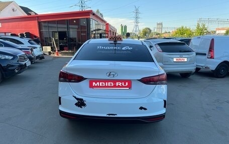 Hyundai Solaris II рестайлинг, 2021 год, 1 050 000 рублей, 6 фотография