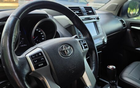 Toyota Land Cruiser Prado 150 рестайлинг 2, 2015 год, 3 000 000 рублей, 6 фотография