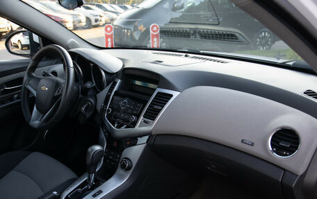 Chevrolet Cruze II, 2009 год, 818 000 рублей, 8 фотография