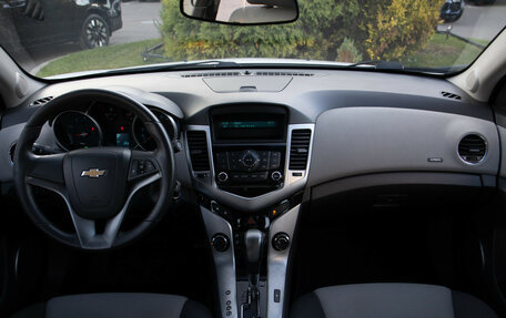 Chevrolet Cruze II, 2009 год, 818 000 рублей, 12 фотография