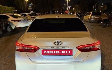 Toyota Camry, 2019 год, 2 650 000 рублей, 8 фотография