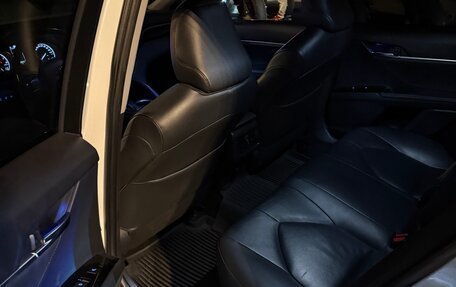 Toyota Camry, 2019 год, 2 650 000 рублей, 16 фотография