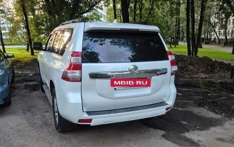 Toyota Land Cruiser Prado 150 рестайлинг 2, 2017 год, 4 070 000 рублей, 6 фотография