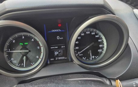 Toyota Land Cruiser Prado 150 рестайлинг 2, 2017 год, 4 070 000 рублей, 16 фотография