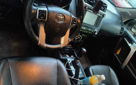 Toyota Land Cruiser Prado 150 рестайлинг 2, 2017 год, 4 070 000 рублей, 11 фотография