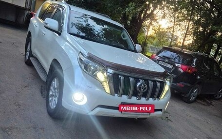 Toyota Land Cruiser Prado 150 рестайлинг 2, 2017 год, 4 070 000 рублей, 15 фотография