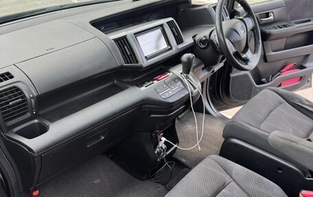 Honda Stepwgn IV, 2011 год, 1 250 000 рублей, 2 фотография