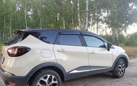 Renault Kaptur I рестайлинг, 2017 год, 1 900 000 рублей, 6 фотография
