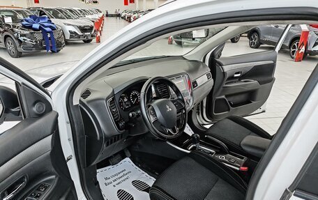 Mitsubishi Outlander III рестайлинг 3, 2018 год, 2 025 000 рублей, 6 фотография