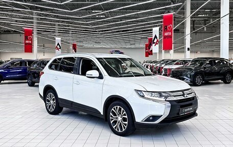 Mitsubishi Outlander III рестайлинг 3, 2018 год, 2 025 000 рублей, 2 фотография