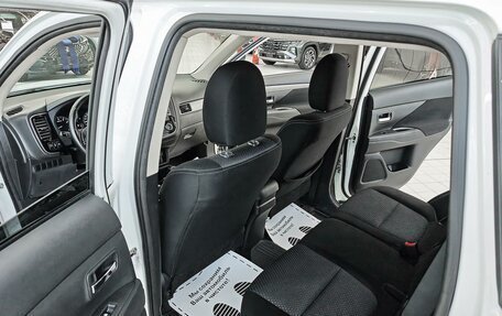 Mitsubishi Outlander III рестайлинг 3, 2018 год, 2 025 000 рублей, 12 фотография