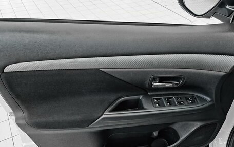 Mitsubishi Outlander III рестайлинг 3, 2018 год, 2 025 000 рублей, 5 фотография