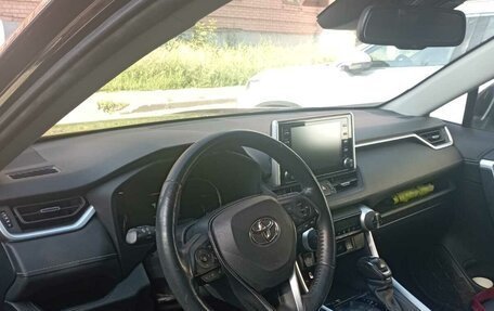 Toyota RAV4, 2019 год, 3 800 000 рублей, 5 фотография