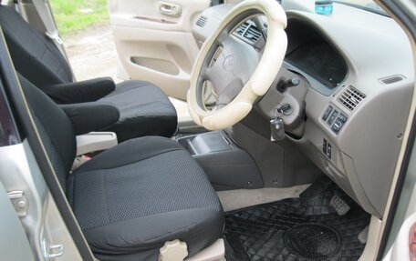 Toyota Gaia, 2001 год, 710 000 рублей, 7 фотография