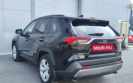Toyota RAV4, 2020 год, 3 199 000 рублей, 8 фотография