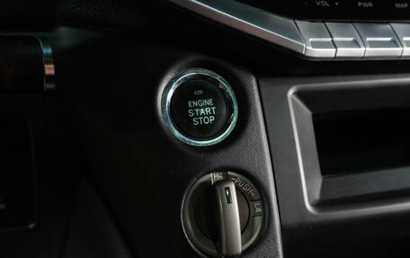Toyota Land Cruiser 200, 2011 год, 3 819 000 рублей, 22 фотография