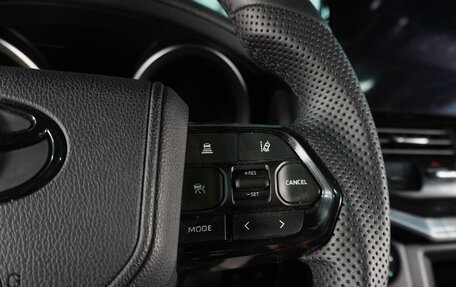 Toyota Land Cruiser 200, 2011 год, 3 819 000 рублей, 32 фотография