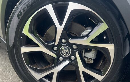 Toyota C-HR I рестайлинг, 2018 год, 2 100 000 рублей, 4 фотография