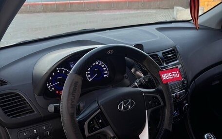 Hyundai Solaris II рестайлинг, 2015 год, 670 000 рублей, 6 фотография