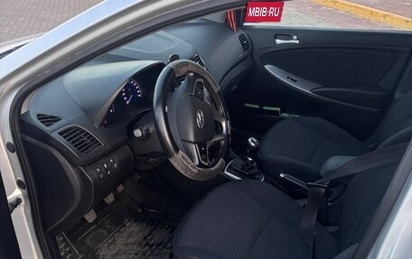 Hyundai Solaris II рестайлинг, 2015 год, 670 000 рублей, 5 фотография