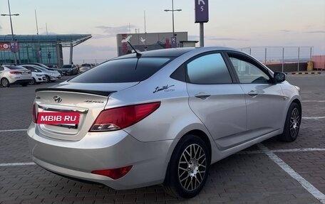 Hyundai Solaris II рестайлинг, 2015 год, 670 000 рублей, 3 фотография