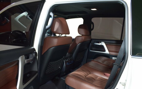 Toyota Land Cruiser 200, 2020 год, 9 887 000 рублей, 31 фотография