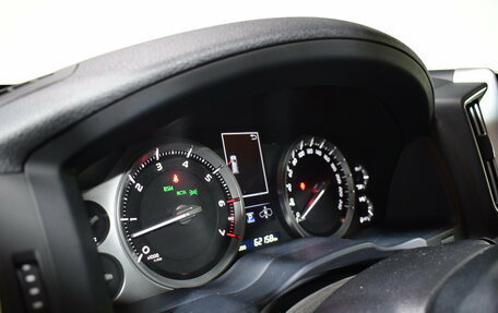 Toyota Land Cruiser 200, 2020 год, 9 887 000 рублей, 27 фотография