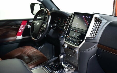 Toyota Land Cruiser 200, 2020 год, 9 887 000 рублей, 22 фотография