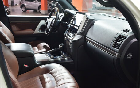 Toyota Land Cruiser 200, 2020 год, 9 887 000 рублей, 33 фотография