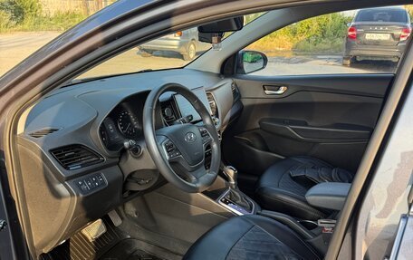 Hyundai Solaris II рестайлинг, 2021 год, 1 700 000 рублей, 5 фотография