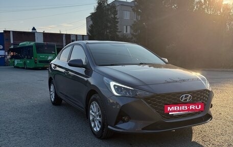 Hyundai Solaris II рестайлинг, 2021 год, 1 700 000 рублей, 12 фотография