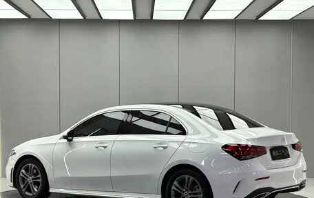 Mercedes-Benz A-Класс, 2023 год, 1 610 000 рублей, 4 фотография