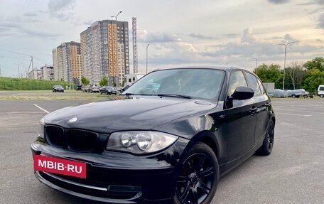 BMW 1 серия, 2011 год, 800 000 рублей, 2 фотография