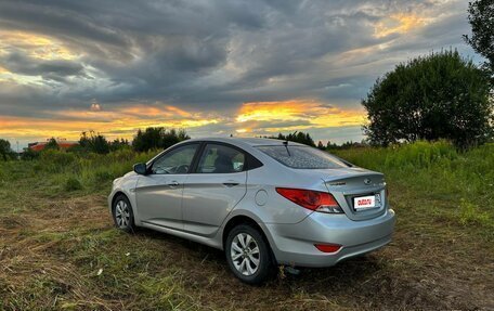 Hyundai Solaris II рестайлинг, 2011 год, 470 000 рублей, 8 фотография