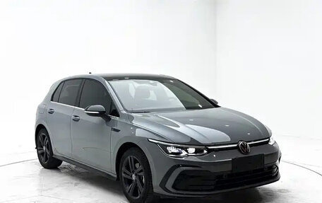 Volkswagen Golf VIII, 2022 год, 2 000 000 рублей, 3 фотография
