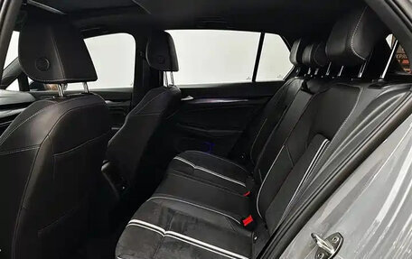 Volkswagen Golf VIII, 2022 год, 2 000 000 рублей, 21 фотография