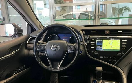 Toyota Camry, 2019 год, 2 500 000 рублей, 8 фотография